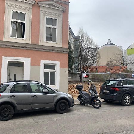 Appartamento Modern Flat With Parking Space Vienna Esterno foto