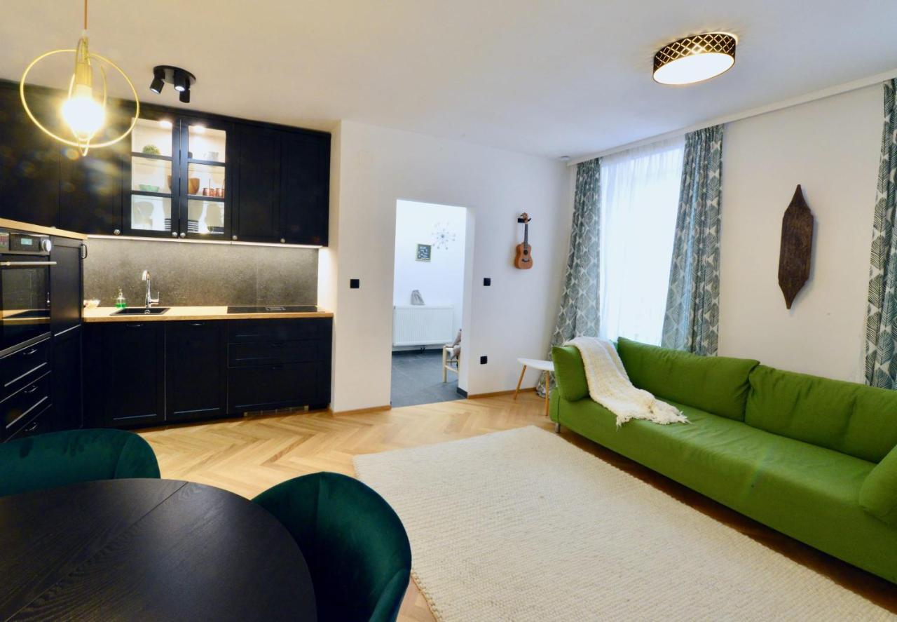 Appartamento Modern Flat With Parking Space Vienna Esterno foto