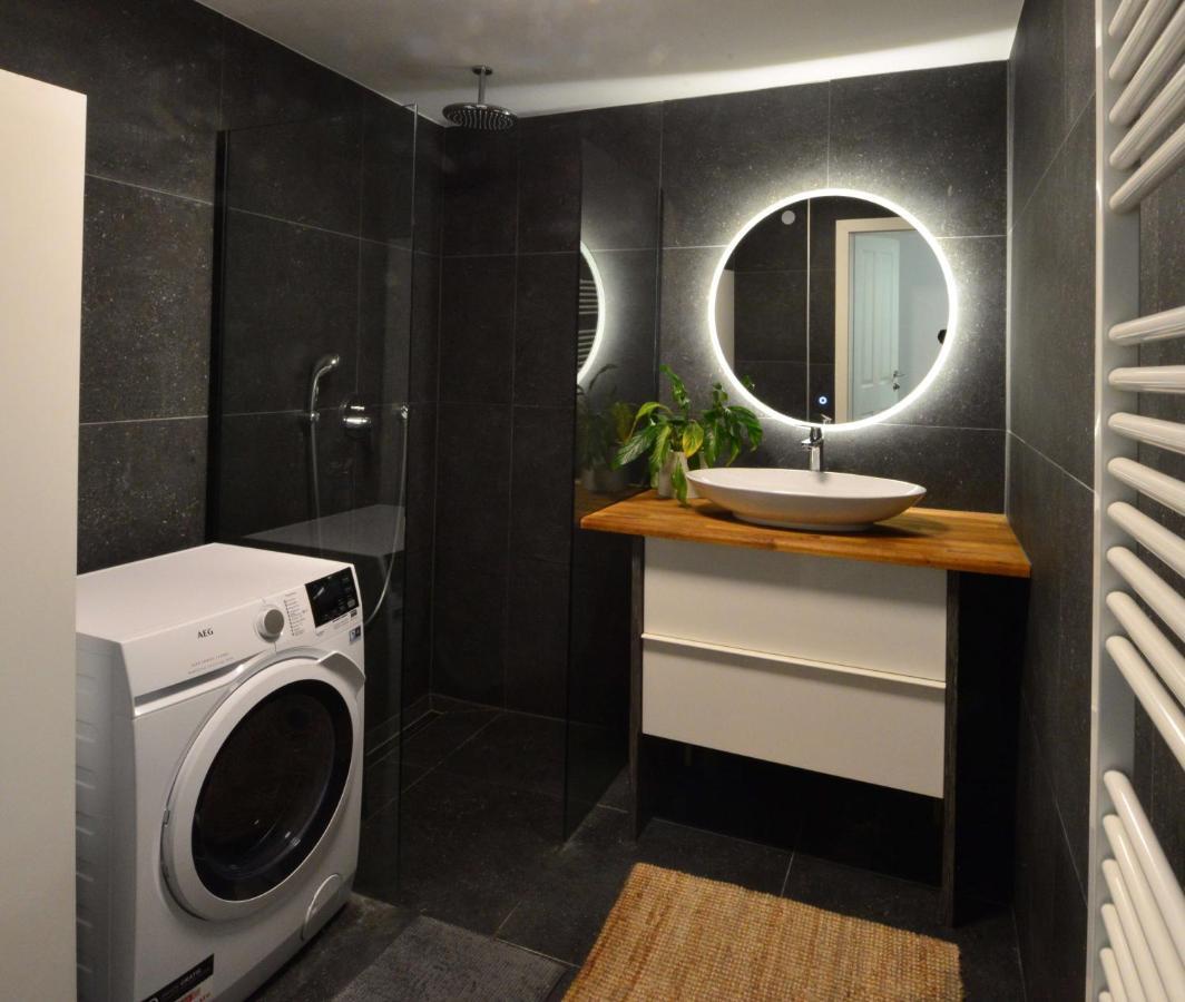 Appartamento Modern Flat With Parking Space Vienna Esterno foto