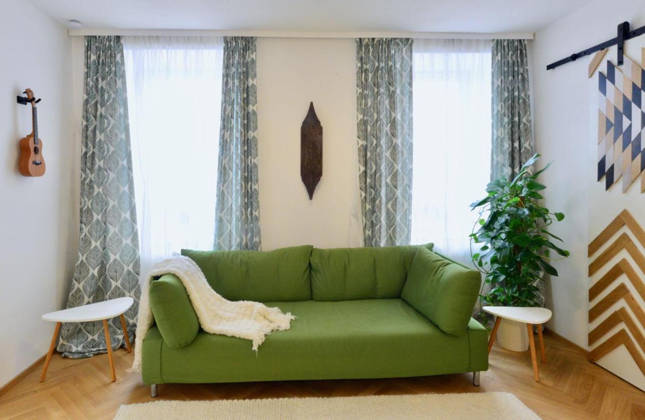 Appartamento Modern Flat With Parking Space Vienna Esterno foto