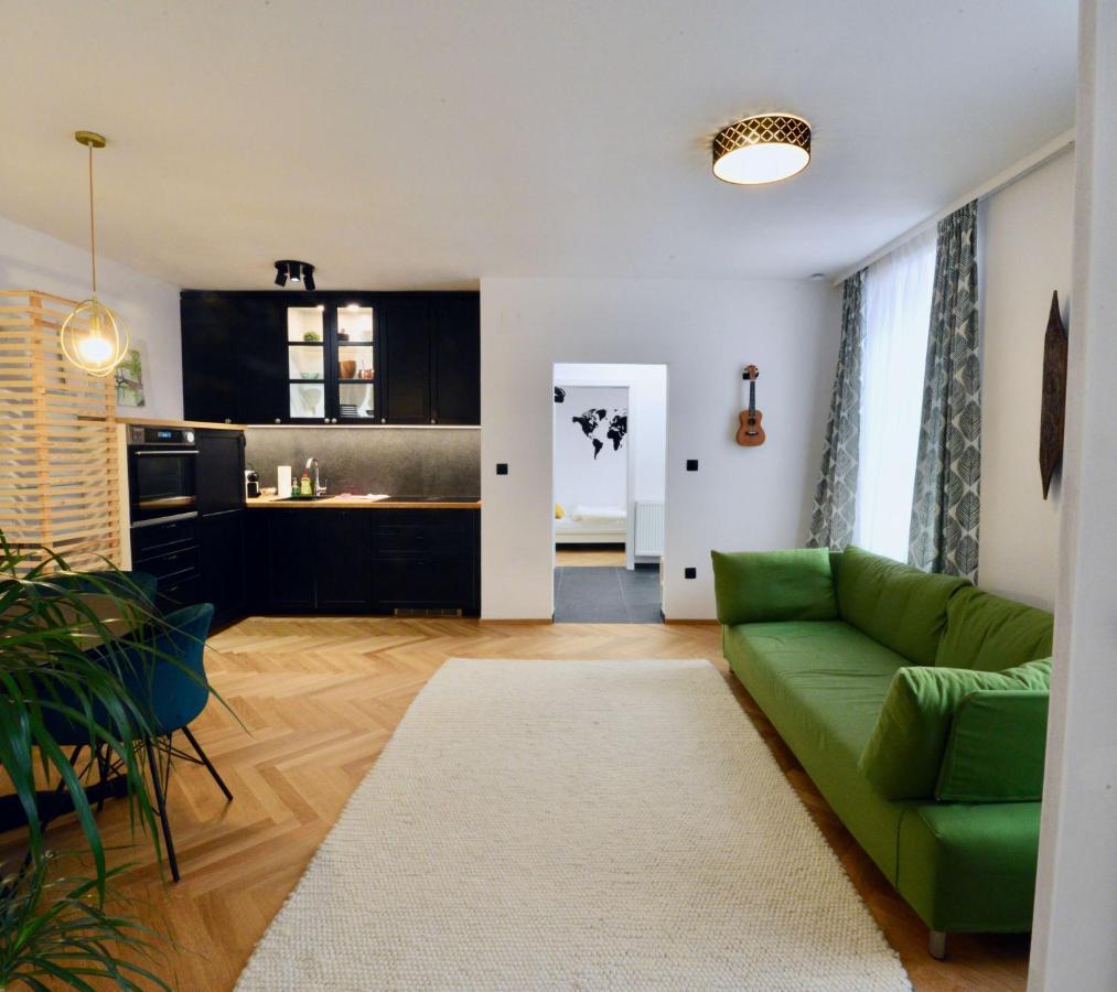 Appartamento Modern Flat With Parking Space Vienna Esterno foto