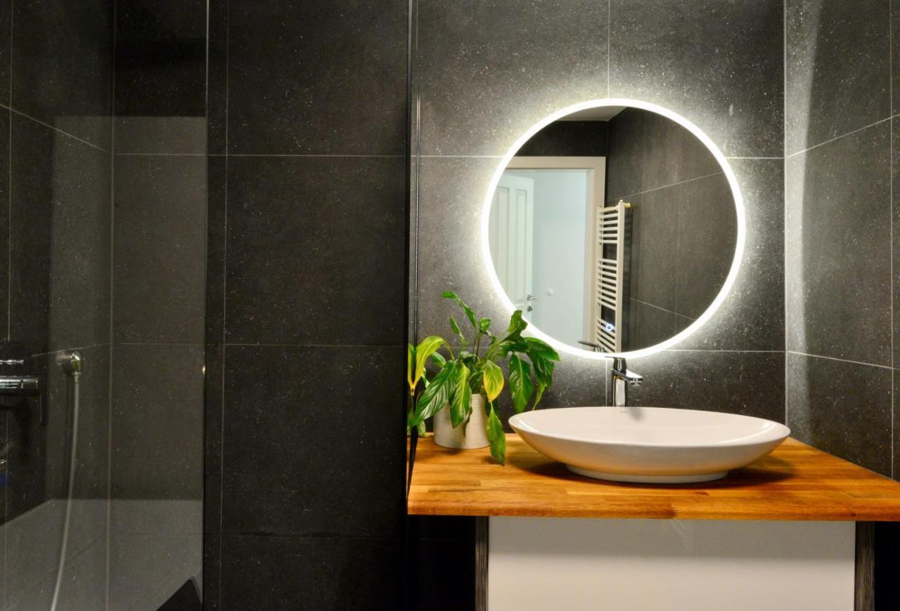 Appartamento Modern Flat With Parking Space Vienna Esterno foto