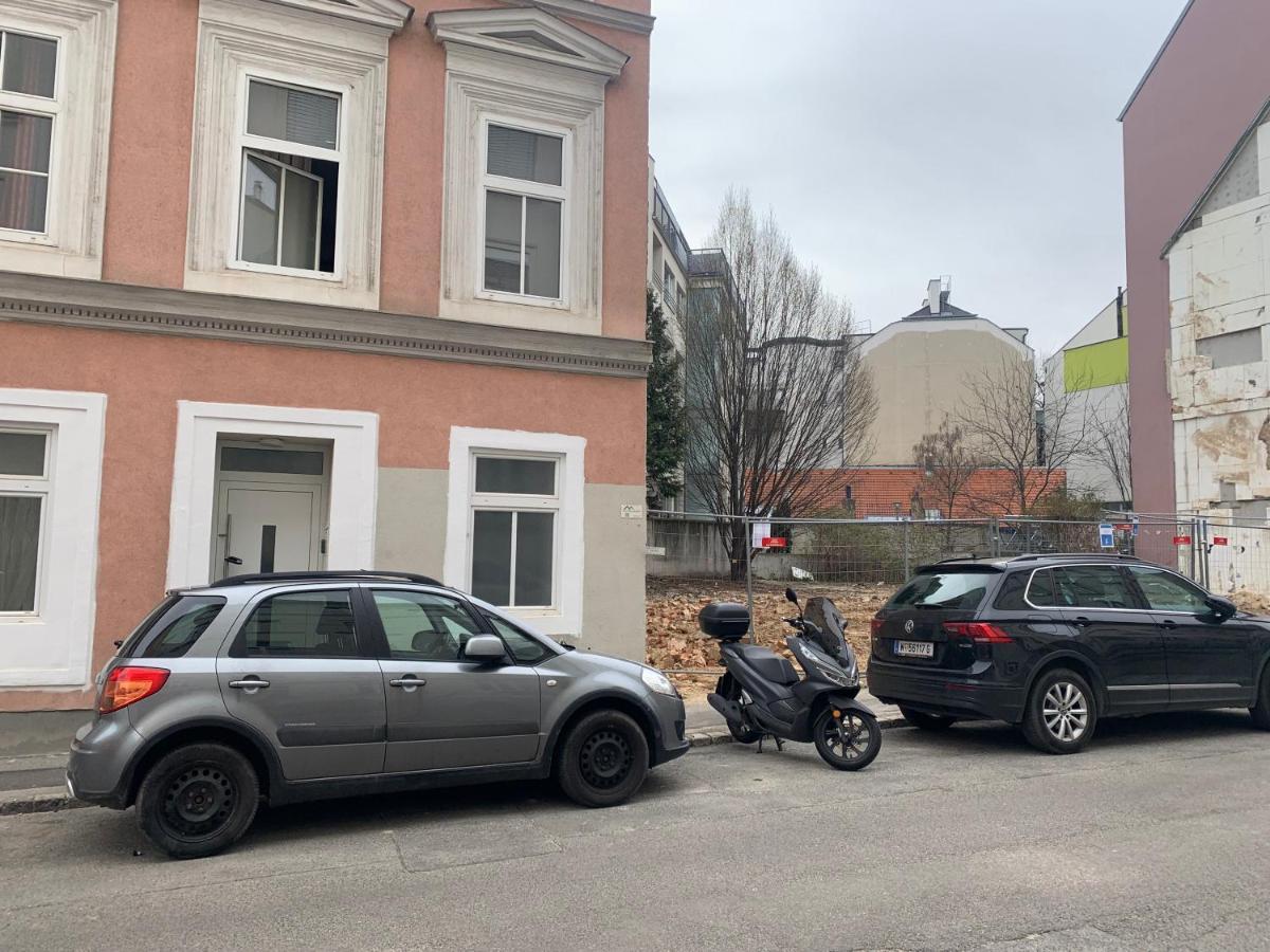 Appartamento Modern Flat With Parking Space Vienna Esterno foto